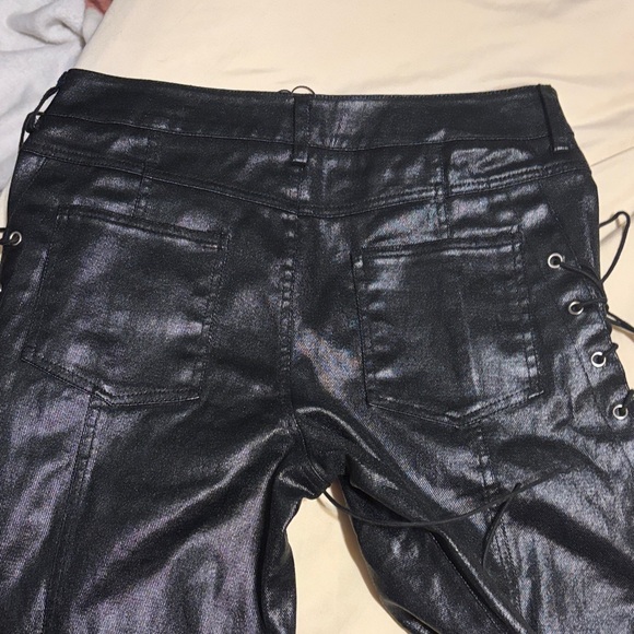 PrettyLittleThing Glossy Black Pants - Picture 4 of 5